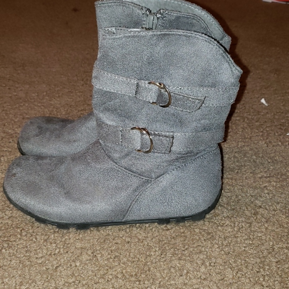 Little girls boots in great condition